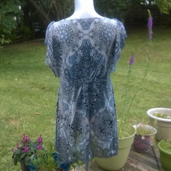 Top - Picture 2 of 2